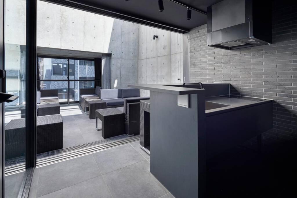 Tokyo Diagonal Tower Villa