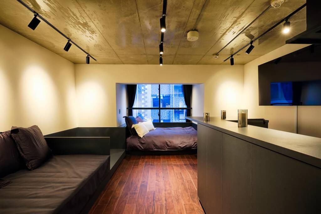 Tokyo Diagonal Tower Villa