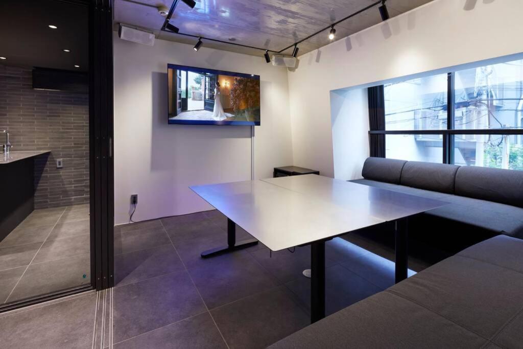 Villa Tokyo Diagonal Tower *