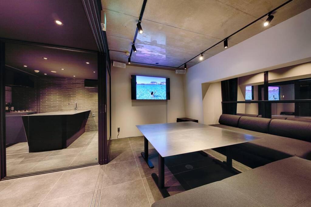 Villa Tokyo Diagonal Tower