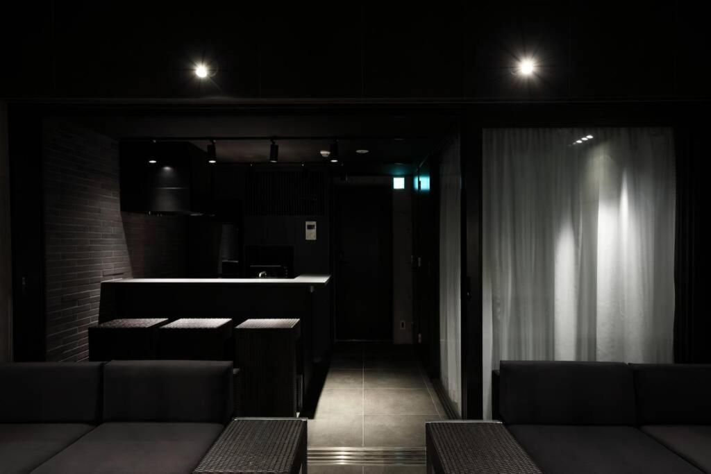 Tokyo Diagonal Tower Villa *